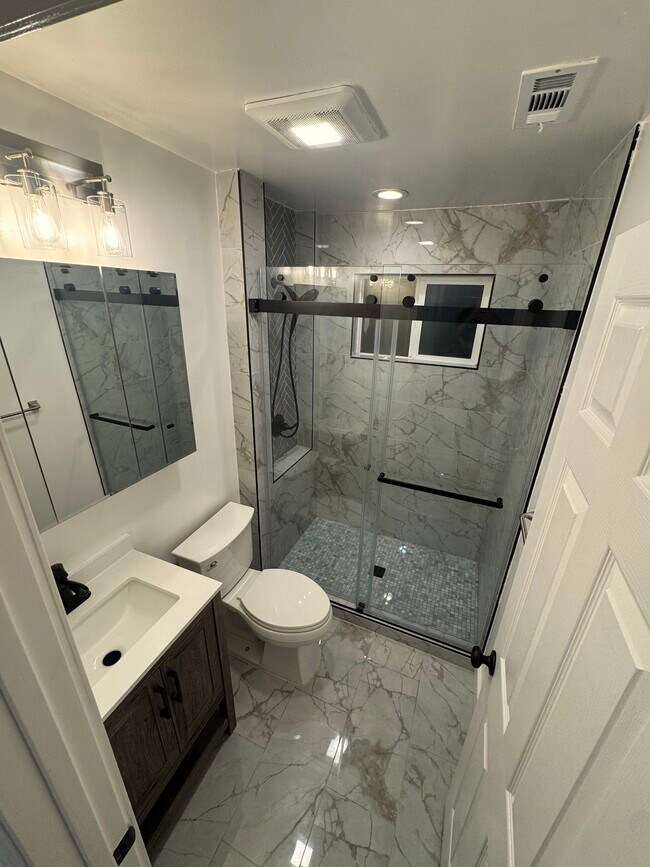 Foto del edificio - 126 S Humboldt St