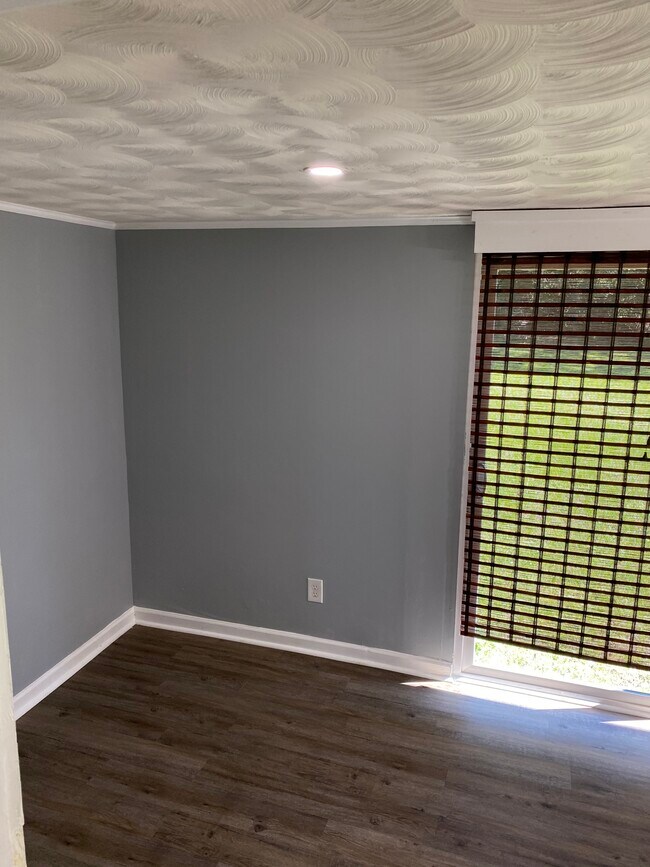 Building Photo - 1726 Alta Vista Dr