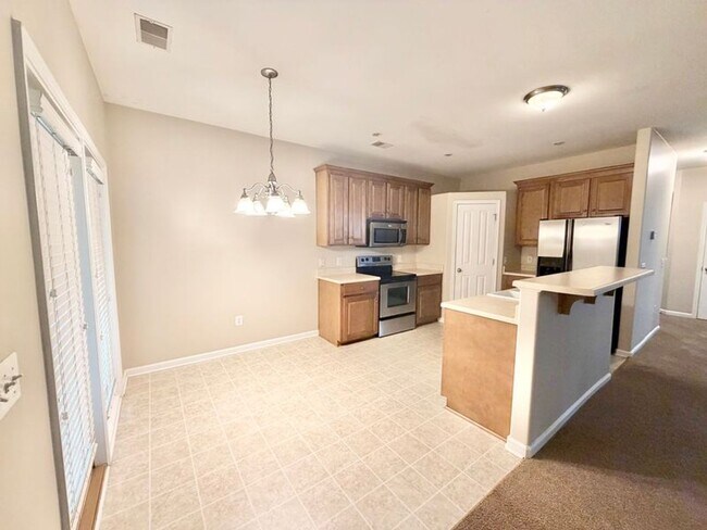 Foto del edificio - In the Heart of The Hill - 1/2 off 1st months rent with a lease signed by June 30th.