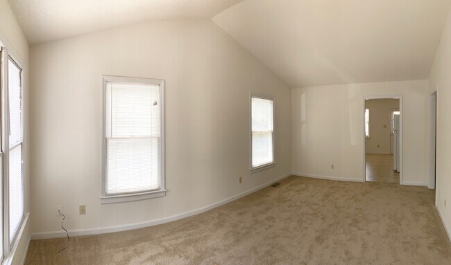 Foto del edificio - 110 Hawthorne Ln W