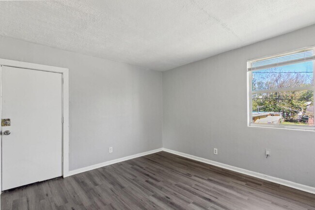 Foto del edificio - 1110 W 29th St