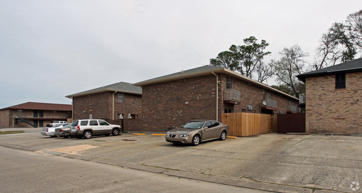 1005 Dimarco Dr, Marrero, LA 70072 Apartments in Marrero, LA