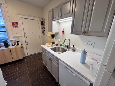 Building Photo - 10 Alton Ct