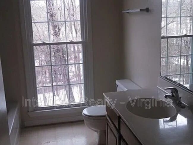 Building Photo - 7140 Chesterfield Dr