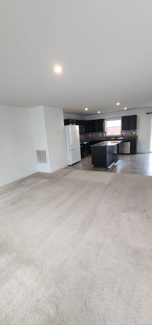 Building Photo - 612 Scribes Ln