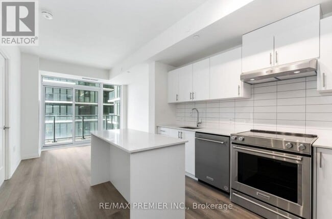 Photo du bâtiment - 9000 Jane St