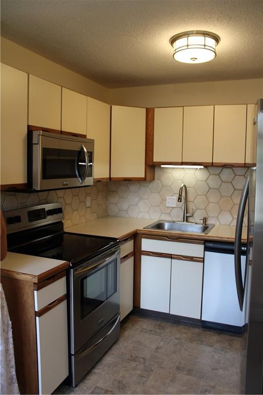 Building Photo - 103 Edaville Ct