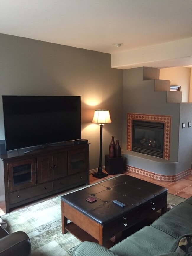 Building Photo - Manitou Springs Townhome