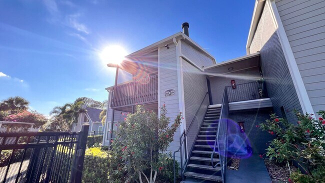 Foto del edificio - Cozy Casselberry Condo Available - Move In Before the Holidays!