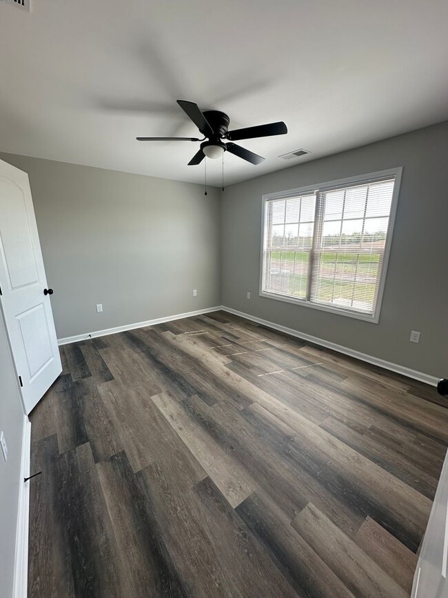 Building Photo - 7057 Caravan Dr