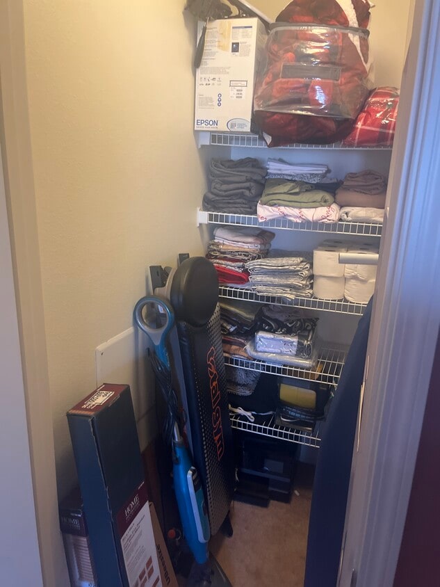 Closet - 91-1001 Keaunui Dr