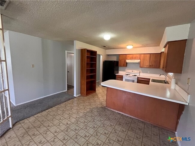 Building Photo - 900 Hazelton St
