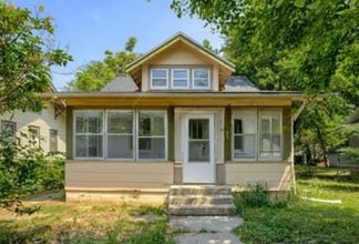 Building Photo - 2722 Crown Point Ave