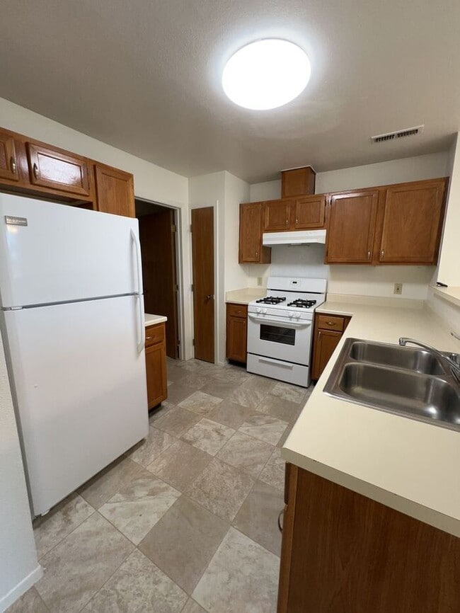 Building Photo - 268 Mellette Ct