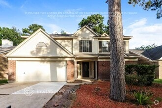 Building Photo - 8919 Village Hills Dr