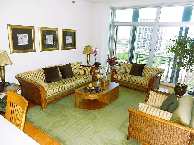 Building Photo - 1400 S Michigan Ave