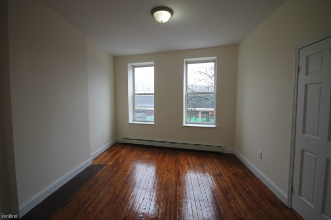 Building Photo - 6029 Myrtle Ave