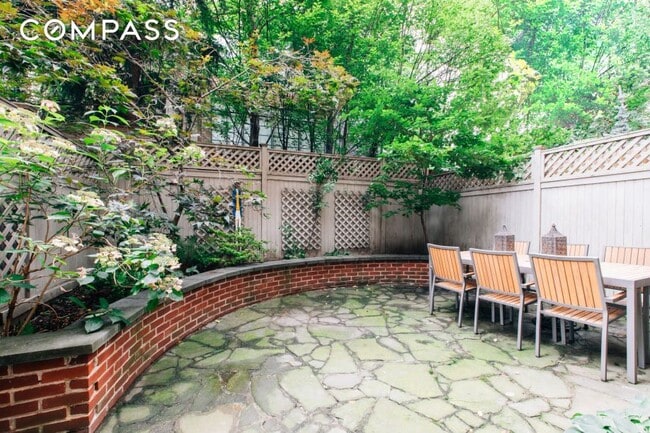 Photo - 27 W 87th St Townhome