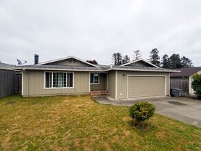 Building Photo - 5381 Noe Ave