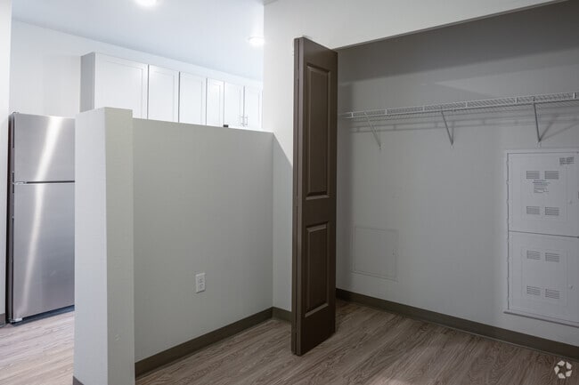 0BR, 1BA - 517SF - The Overland Apartments