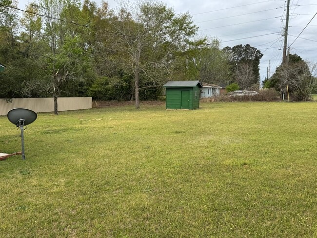 Foto del edificio - 14 Flint Dr