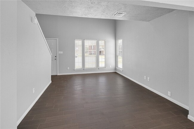 Foto del edificio - 503 Thornton Ct