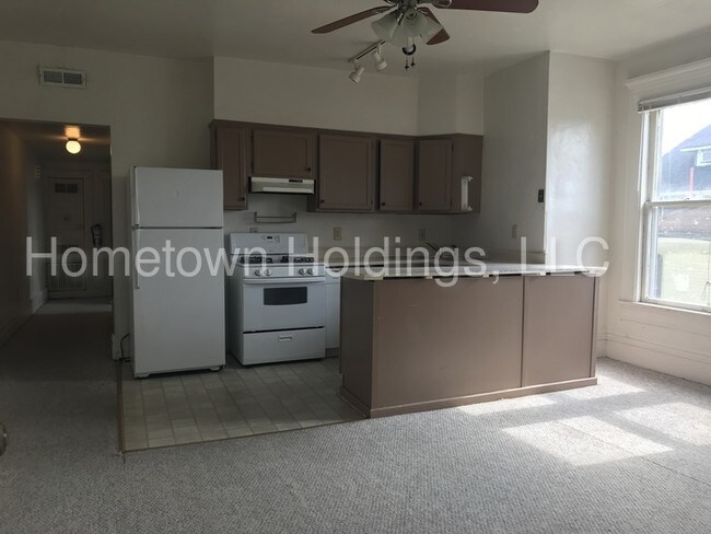 Building Photo - SW Roanoke Apartment