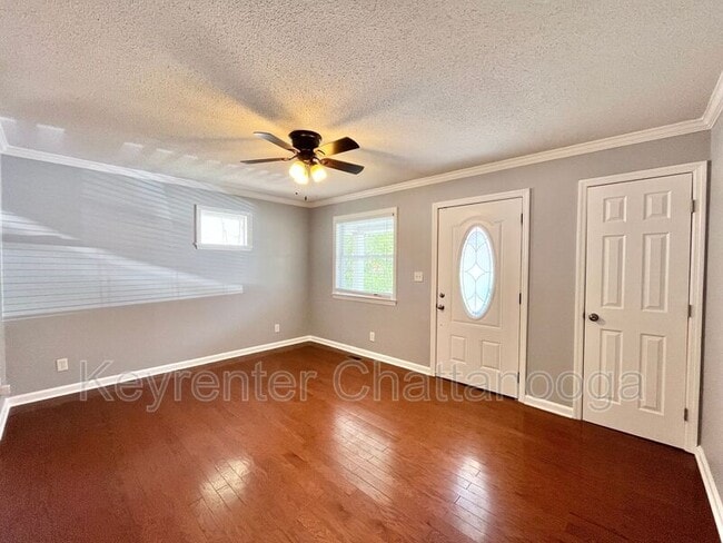 Building Photo - 5105 Lynnwood Ave