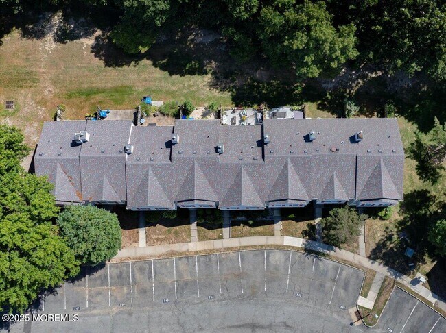 Foto del edificio - 715 Darlington Dr