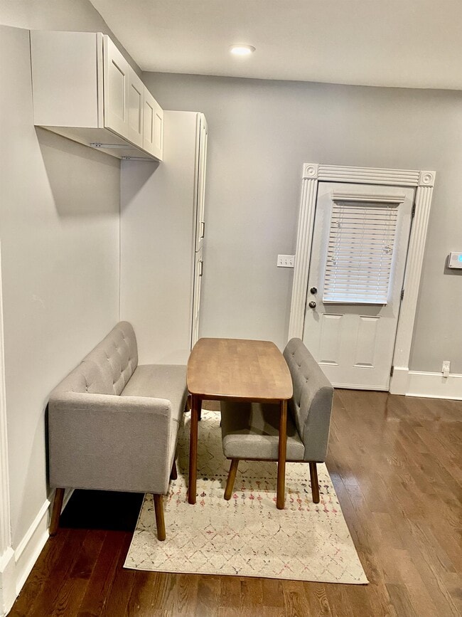 Photo - 219 E Oldham Ave House