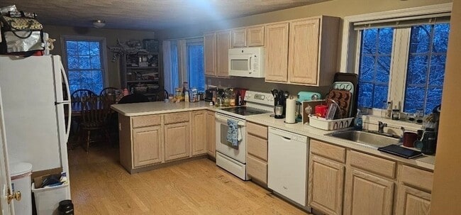 Building Photo - 43 Juniper St