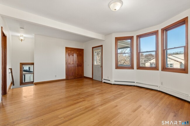 Building Photo - 275 Jennings Rd