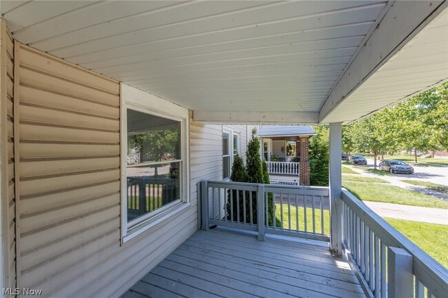 Building Photo - 2035 Chesterland Ave