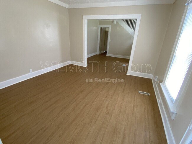 Foto del edificio - 253 N Gray St