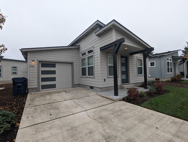 Foto del edificio - Modern 2 Bedroom Tiny Home- Near Walnut Gr...