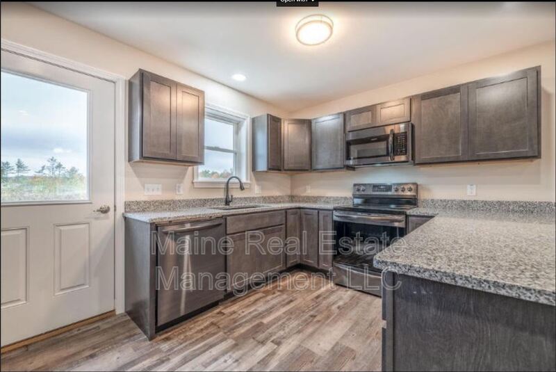 221 Mountain Rd Unit Apt. A, Saint Albans, ME 04971 Condo for Rent in