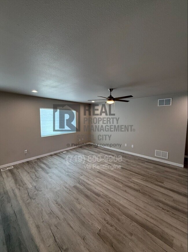 Foto del edificio - 4041 Barela Ln