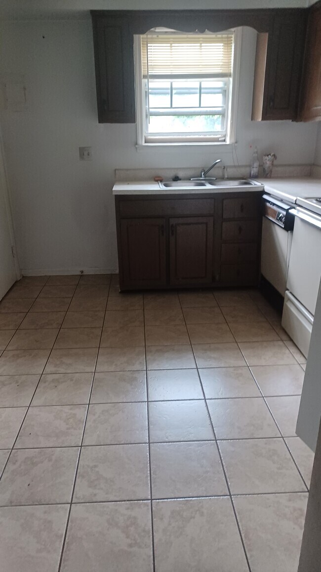 Foto del edificio - 5803 Hunting Ridge Ln