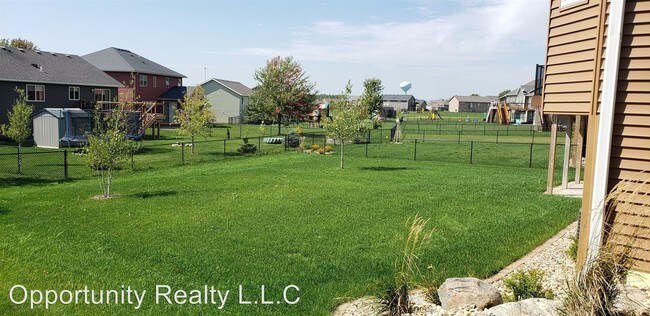 Foto del edificio - 4 br, 3 bath House - 427 15th Ave NE