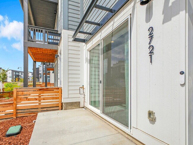 Foto del edificio - $2,550 - 2 Bed, 2.5 Bath Townhome in Broom...