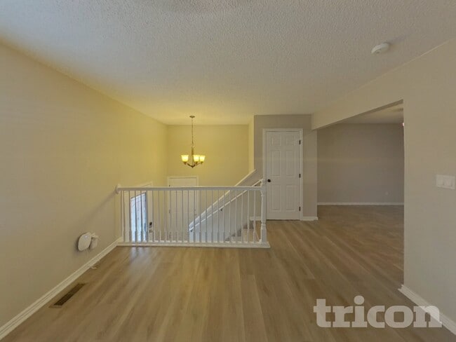 Building Photo - 6725 Defoe Ave