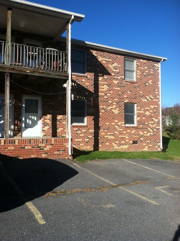 721 Ridgeville Lane Apt F - 721 Ridgeville Lane  Apt F