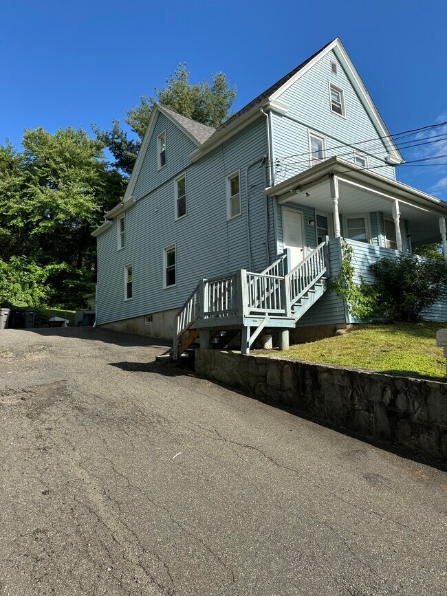 Building Photo - 44 Bushnell Ave