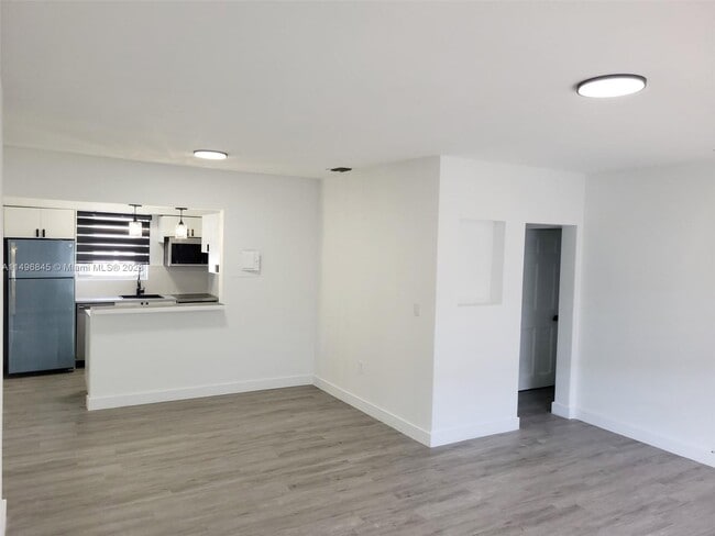 Building Photo - 1258 Marseille Dr