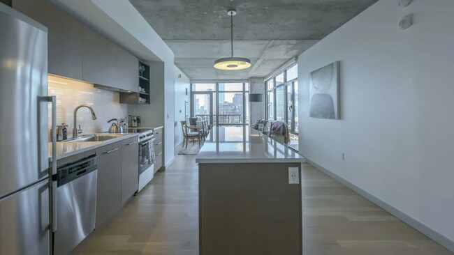 Building Photo - 315 A St
