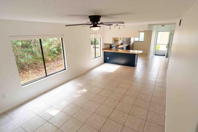 Building Photo - 315 Buchanan Ave