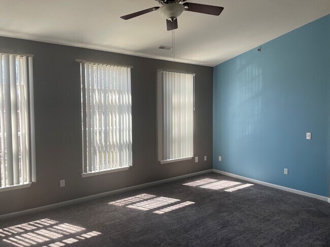 living room - 14477 Vauxhall Dr