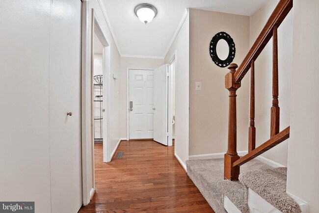 Foto del edificio - 4729 Gainsborough Dr