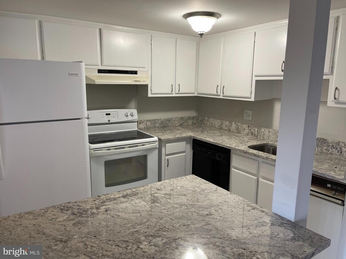 10127 Prince Pl Unit 40311, Upper Marlboro, MD 20774 Room for Rent