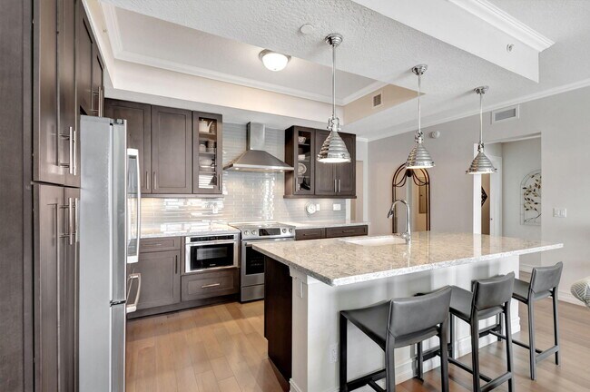 Foto del edificio - 444 Bay Colony Dr N
